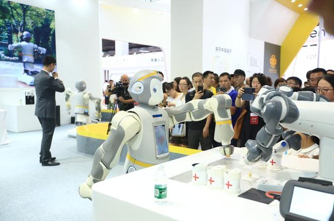 “機”動時刻，智領未來 中瑞福寧機器人閃耀2018世界機器人大會
